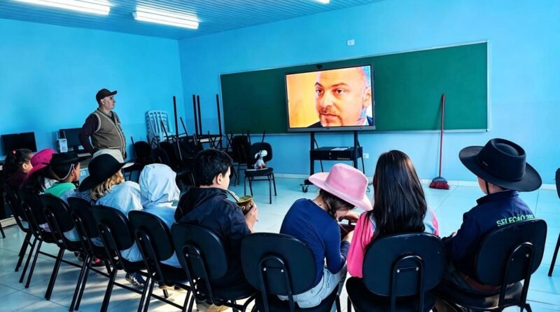 POR QUE O TURISMO PRECISA ENTRAR NA SALA DE AULA